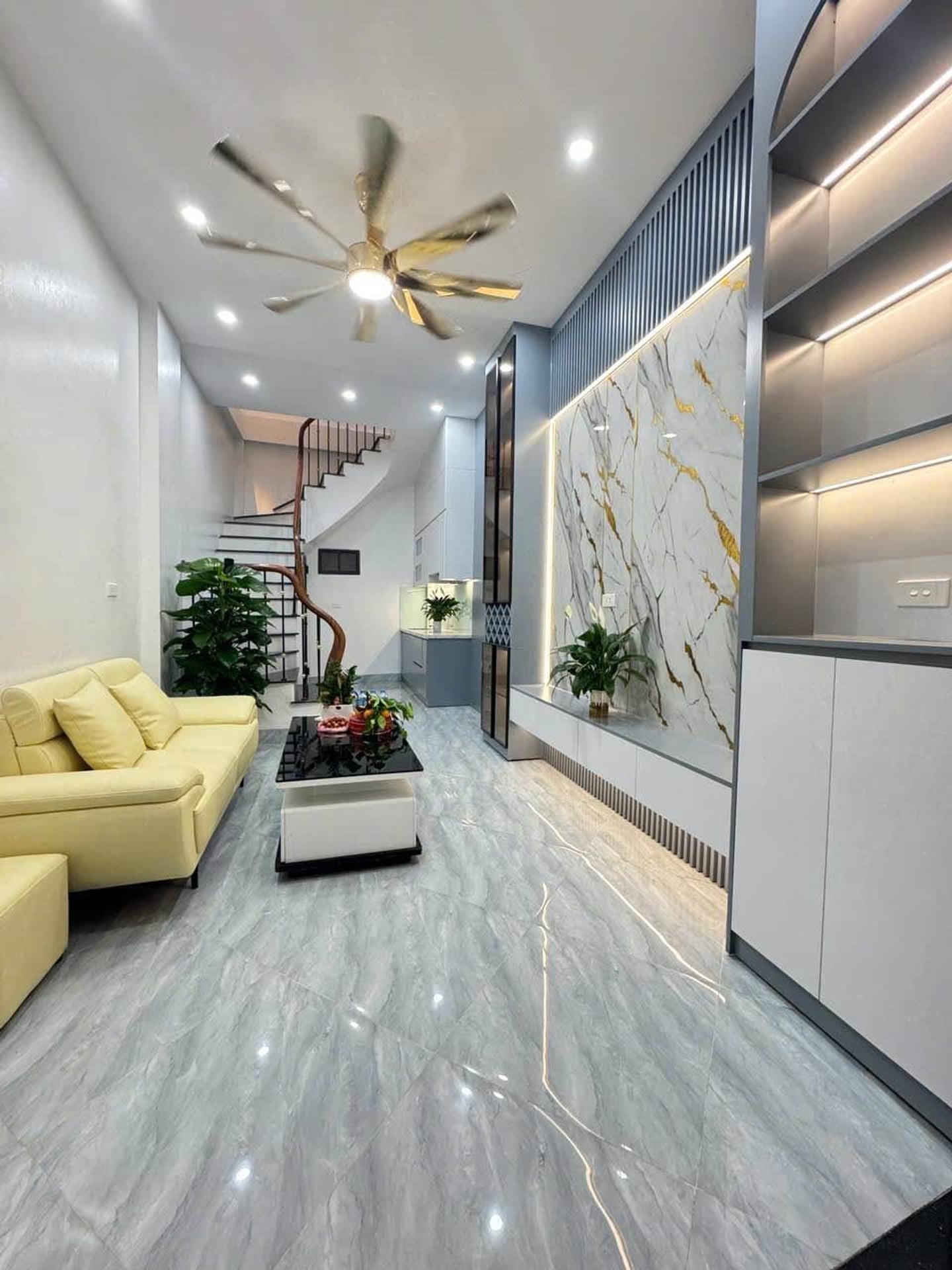6 TỶ HƠN CÓ NHÀ GẦN HỒ BA MẪU 28m2 x 4T_NGÕ THÔNG THOÁNG_FULL NỘI THẤT_VỀ Ở NGAY