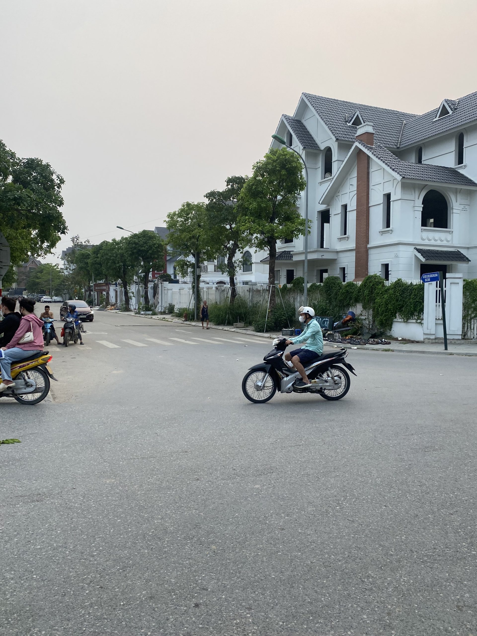 Bán đất xây nhà dòng tiền . Hàng xón Gleximco