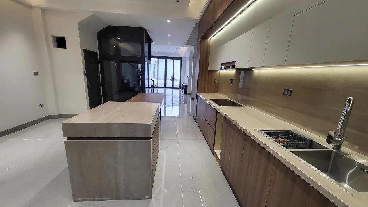 NHÀ 5 TẦNG- 2 THOÁNG- NGÕ Ô TÔ- VỪA Ở VỪA KINH DOANH - PHỐ MẠC THÁI TỔ CẦU GIẤY