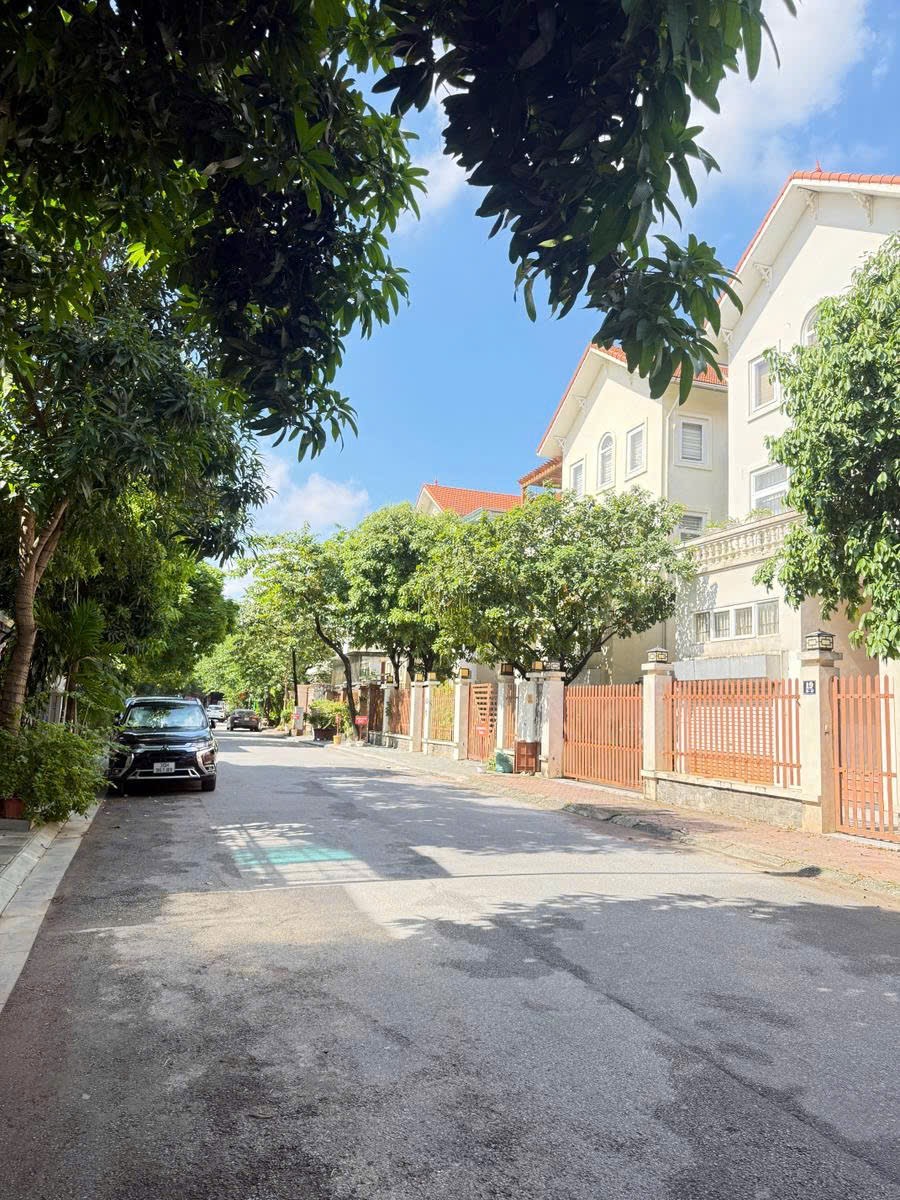 BÁN BT LÀNG VIỆT KIỀU CHÂU ÂU - MỘ LAO - HÀ ĐÔNG