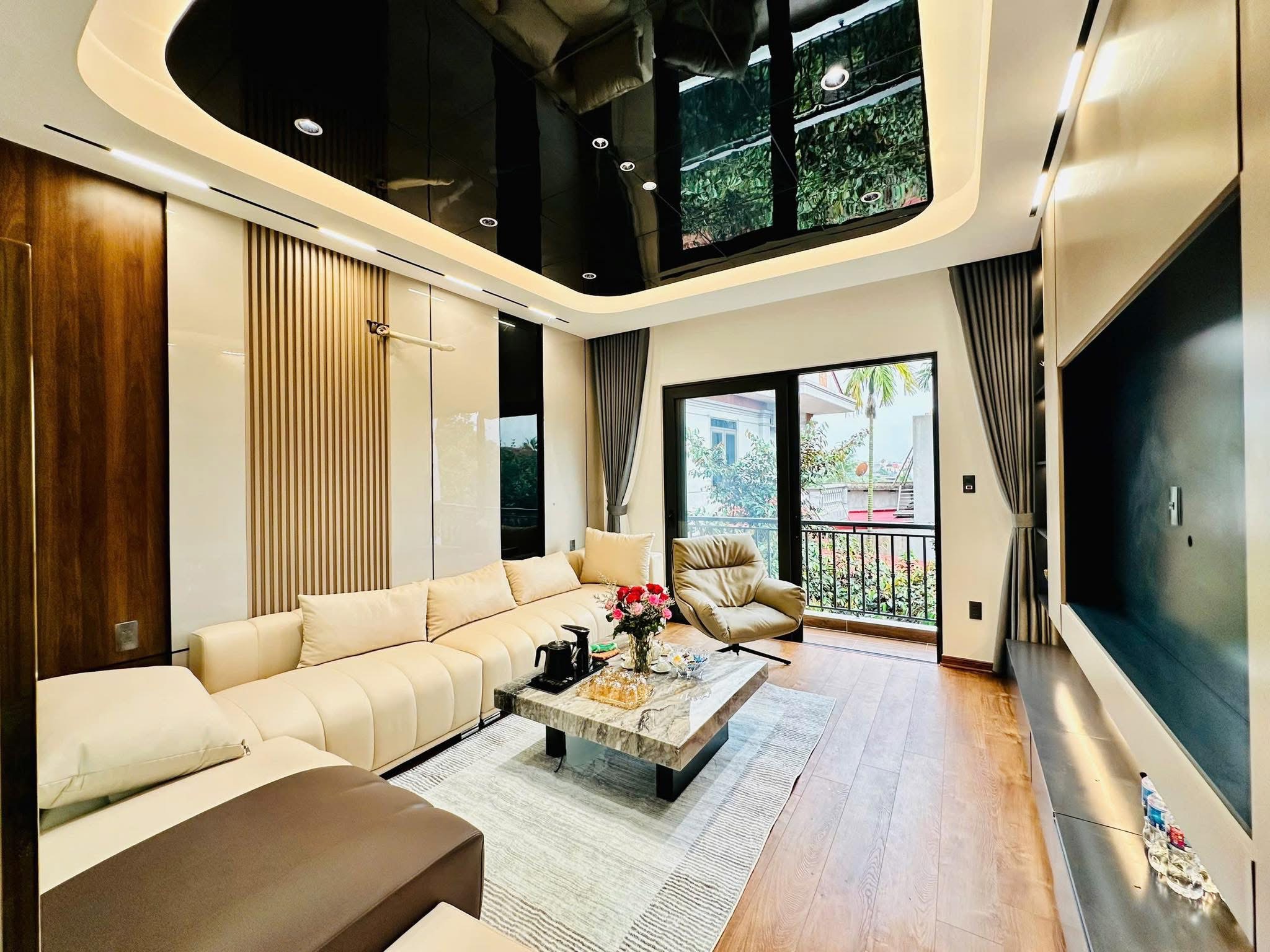 NHÀ ĐẸP- 6 TẦNG- Ở SƯỚNG- 2 THOÁNG- 20M RA PHỐ- Ô TÔ ĐỖ CỬA- PHỐ NGUYỄN THỊ ĐỊNH.