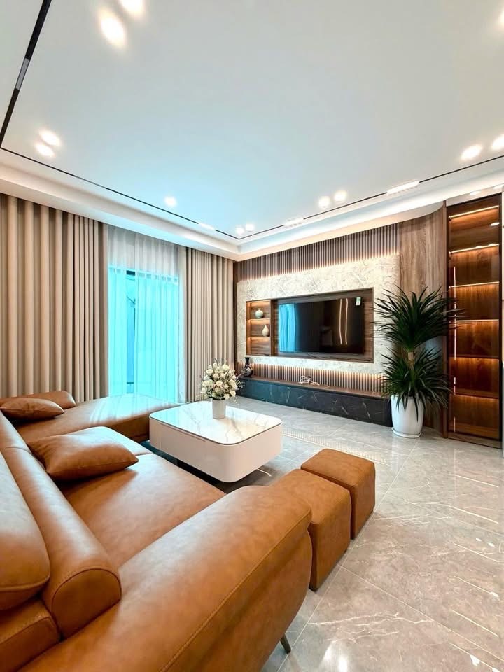 NHÀ PHÂN LÔ- 6 TẦNG- VỪA Ở VỪA KINH DOANH- VỈA HÈ- Ô TÔ TRÁNH- PHỐ TRẦN KIM XUYẾN.