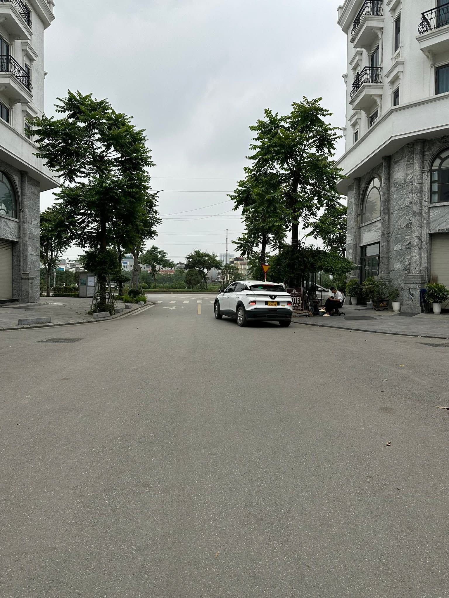 SIÊU PHẨM LK LUXURY KIẾN HƯNG - KINH DOANH - TẶNG NỘI THẤT TIỀN TỶ