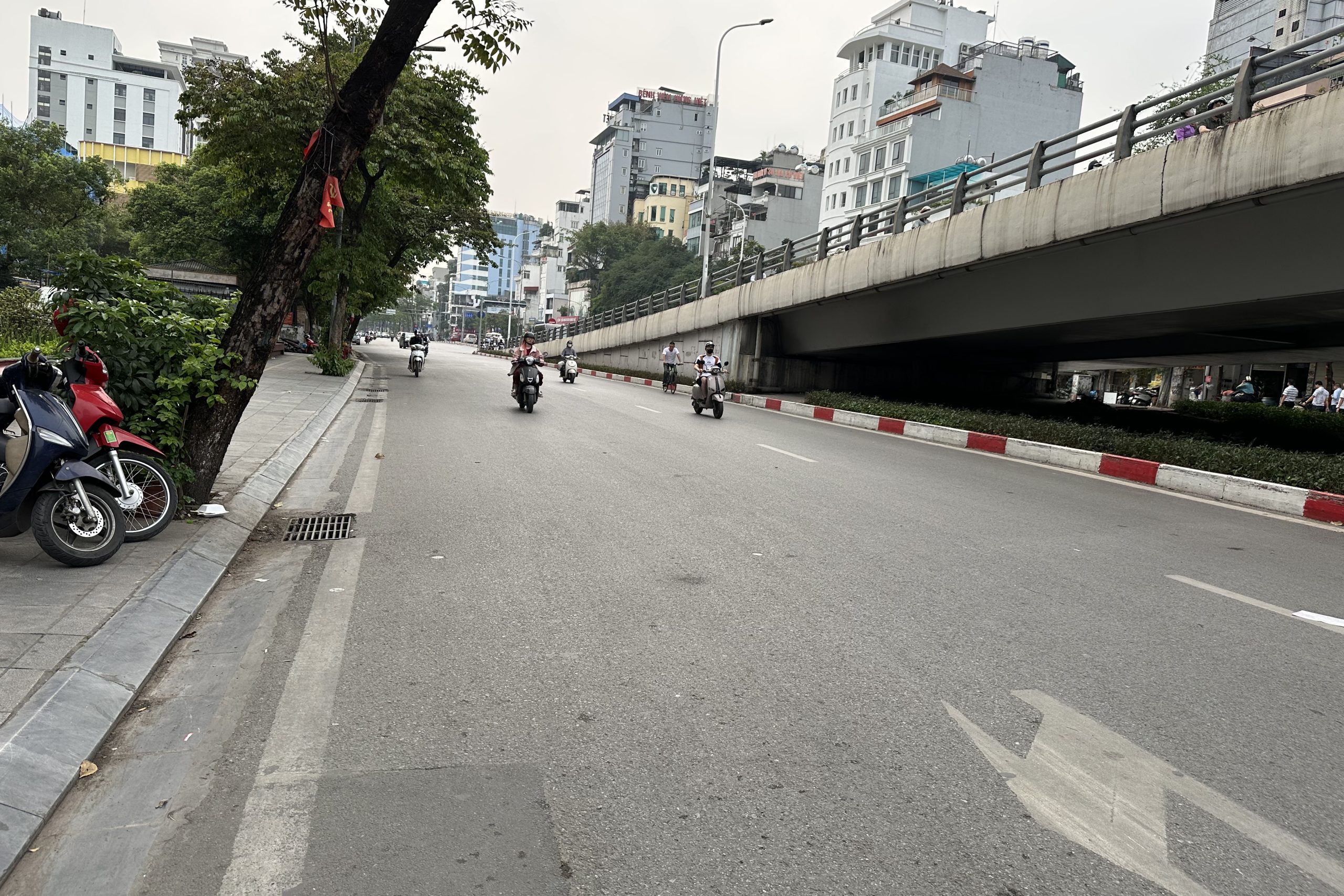 BÁN NHÀ MẶT PHỐ ĐẠI CỒ VIỆT - KV SẦM UẤT NHẤT HAI BÀ TRƯNG - MẶT TIỀN 5M x 4T - PHÙ HỢP KINH DOANH MỌI LOẠI HÌNH - DÒNG TIỀN 25TR/THÁNG