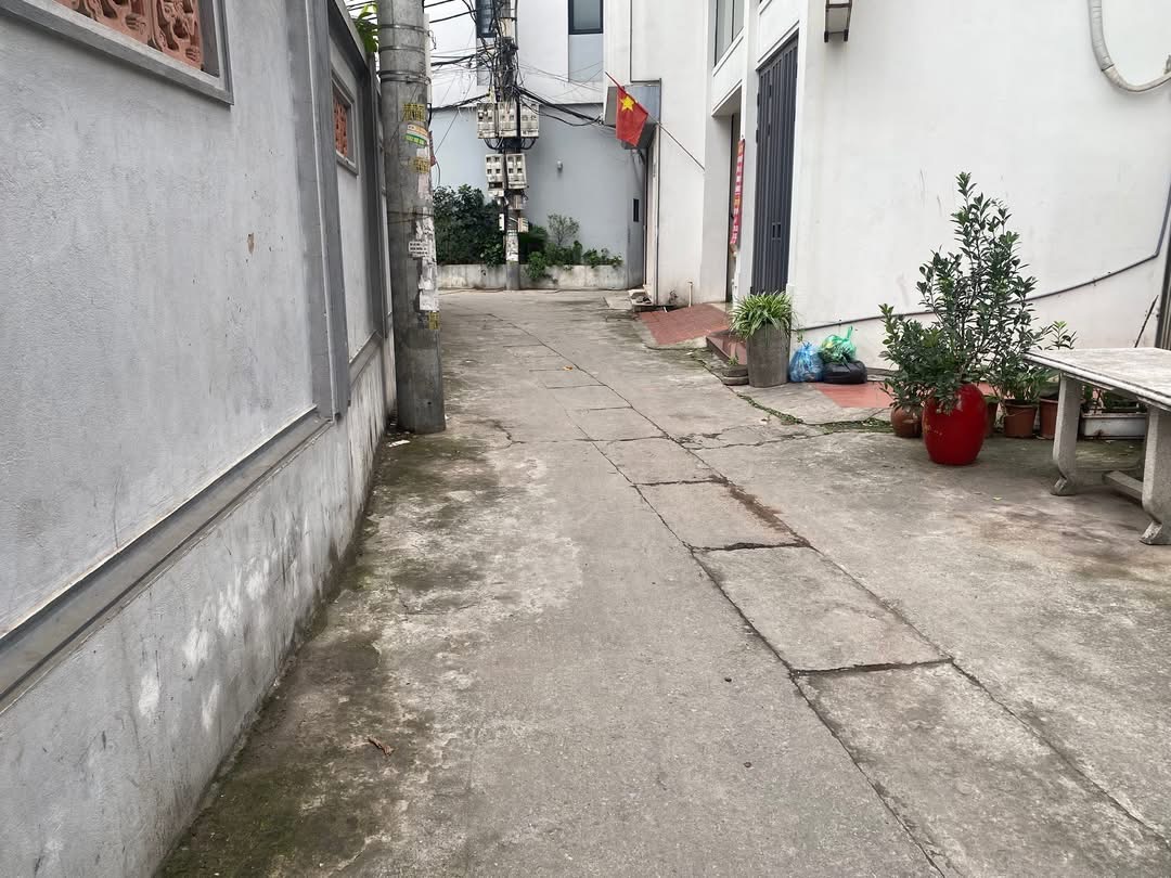 BÁN NHÀ KIM GIANG - Ô TÔ ĐỖ CỬA - GẦN PHỐ - 54M2 x 4 TẦNG