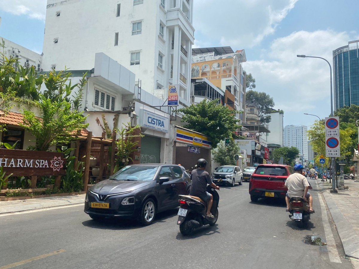 NHÀ ĐẸP Ở NGAY – TRẦN ĐÌNH XU, Q1 – HXH – FULL NỘI THẤT – KHAI THÁC AIRBNB CỰC TỐT – 49m² – 4 TẦNG 4PN 3WC – 15,2 TỶ (Thương lượng)