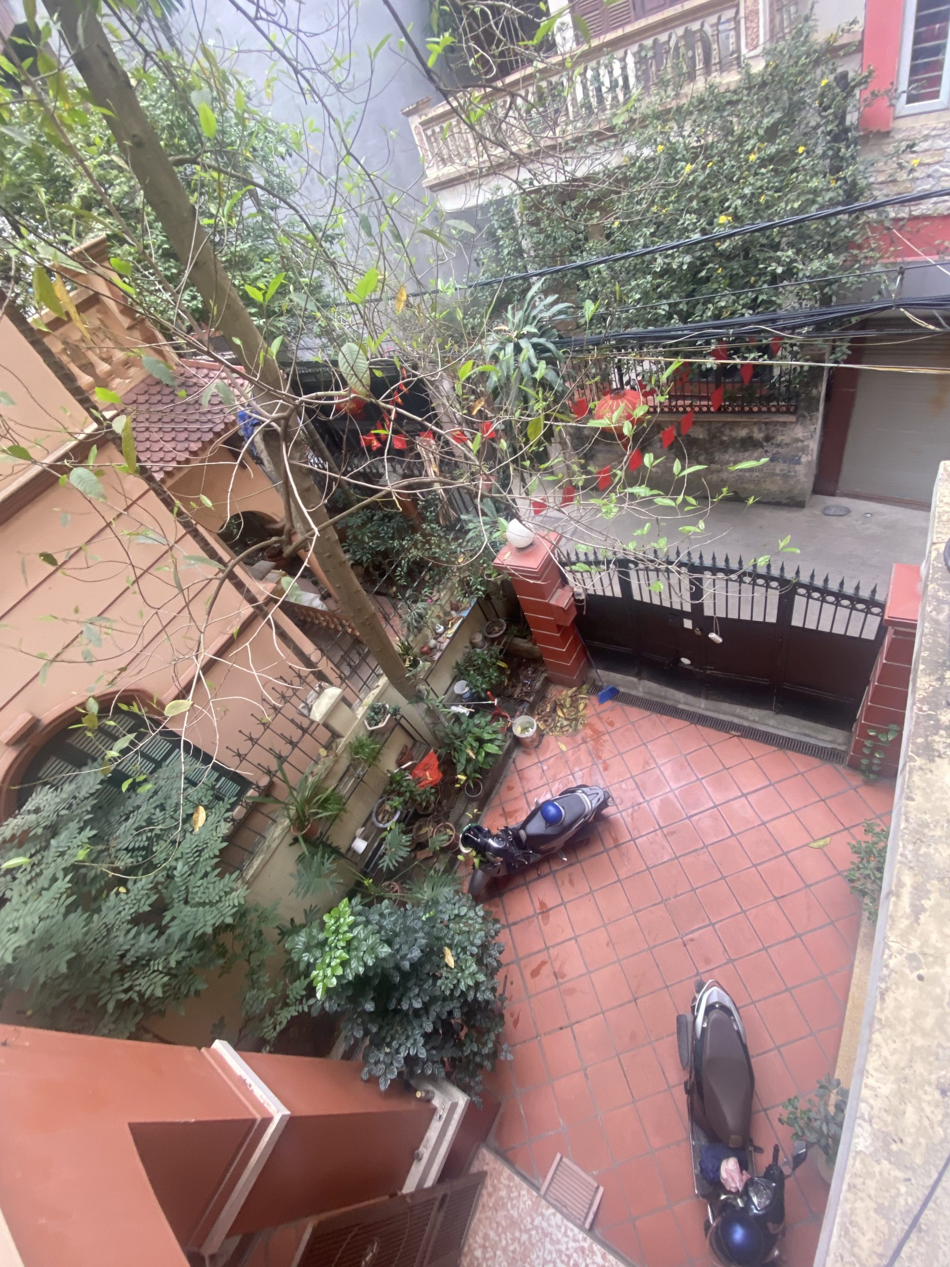 BÁN BIỆT THỰ LẠC LONG QUÂN , TÂY HỒ. Ô TÔ VÀO NHÀ .