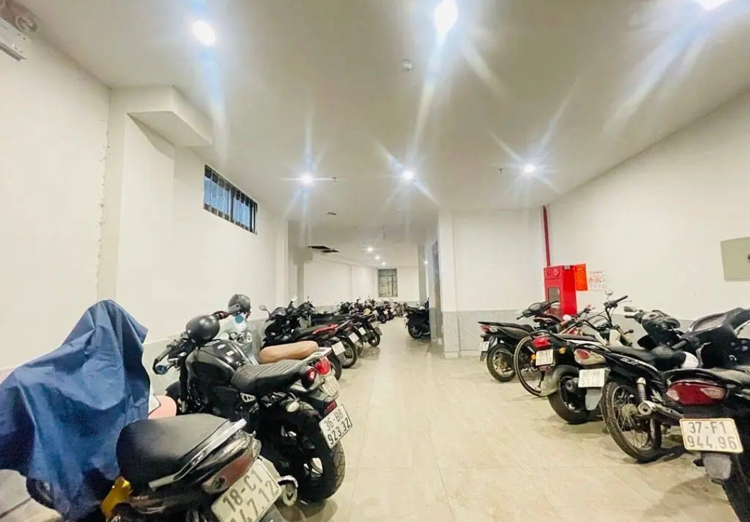 CCMN Nguyễn Trãi, Thanh Xuân, gần Royal City Dt 58m, 6T thang máy. 10p full nội thất (2N1K). Dt80tr/tháng. Giá 14.8 tỷ