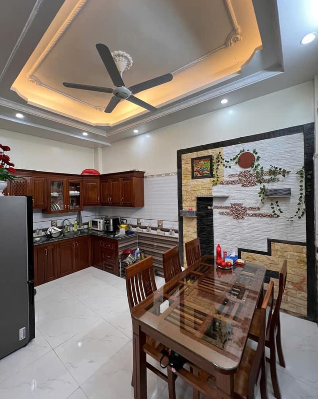 Siêu hiếm chỉ 8 tỷ. Có ngay nhà Văn Quán Hà Đông. Dt42m2 x 5 tầng. 1 nhà ra phố. Vừa ở vừa cho thuê kinh doanh online