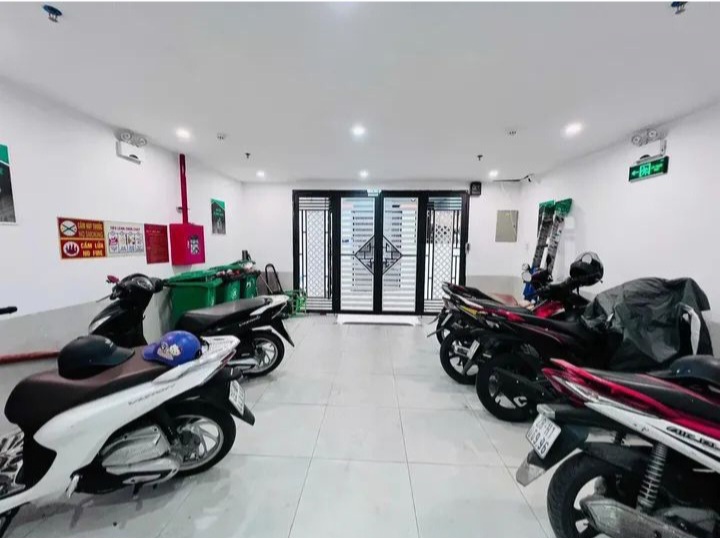 BÁN Ccmn . Đang cho thuê 600 triệu/ năm
