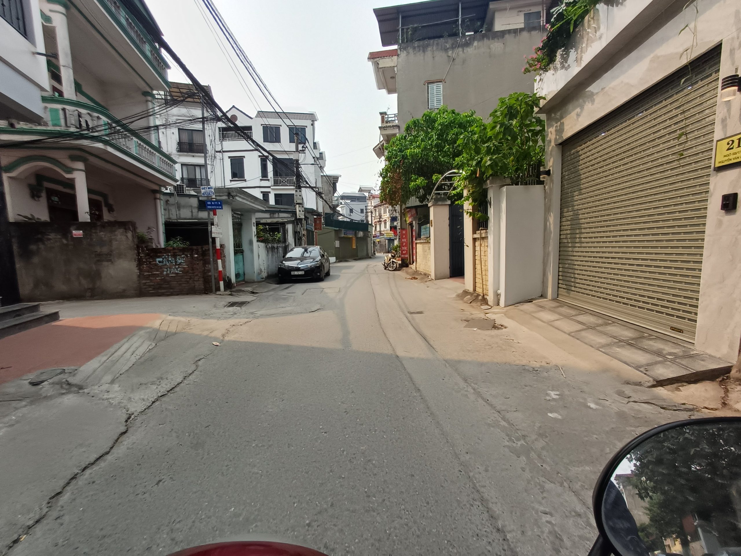 BÁN NHÀ THẠCH BÀN LONG BIÊN Ô TÔ ĐỖ CỬA ĐƯỜNG RỘNG 12M GIÁ – CHỈ HƠN 6 TỶ