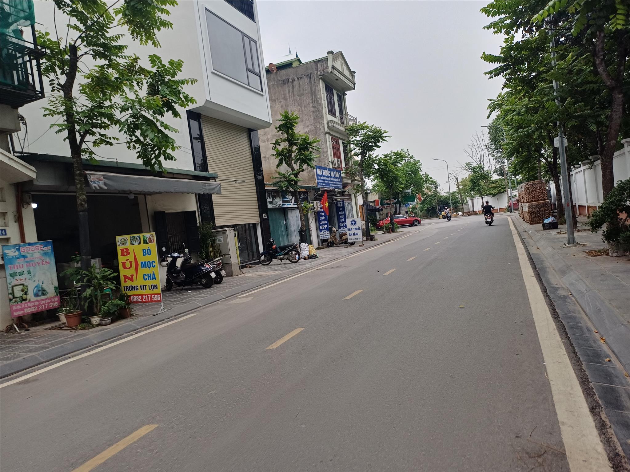 BÁN NHÀ THẠCH BÀN DÂN XÂY 4 TẦNG - MẶT NGÕ CHÍNH - Ô TÔ 4C ĐỖ CỬA – 7 TỶ