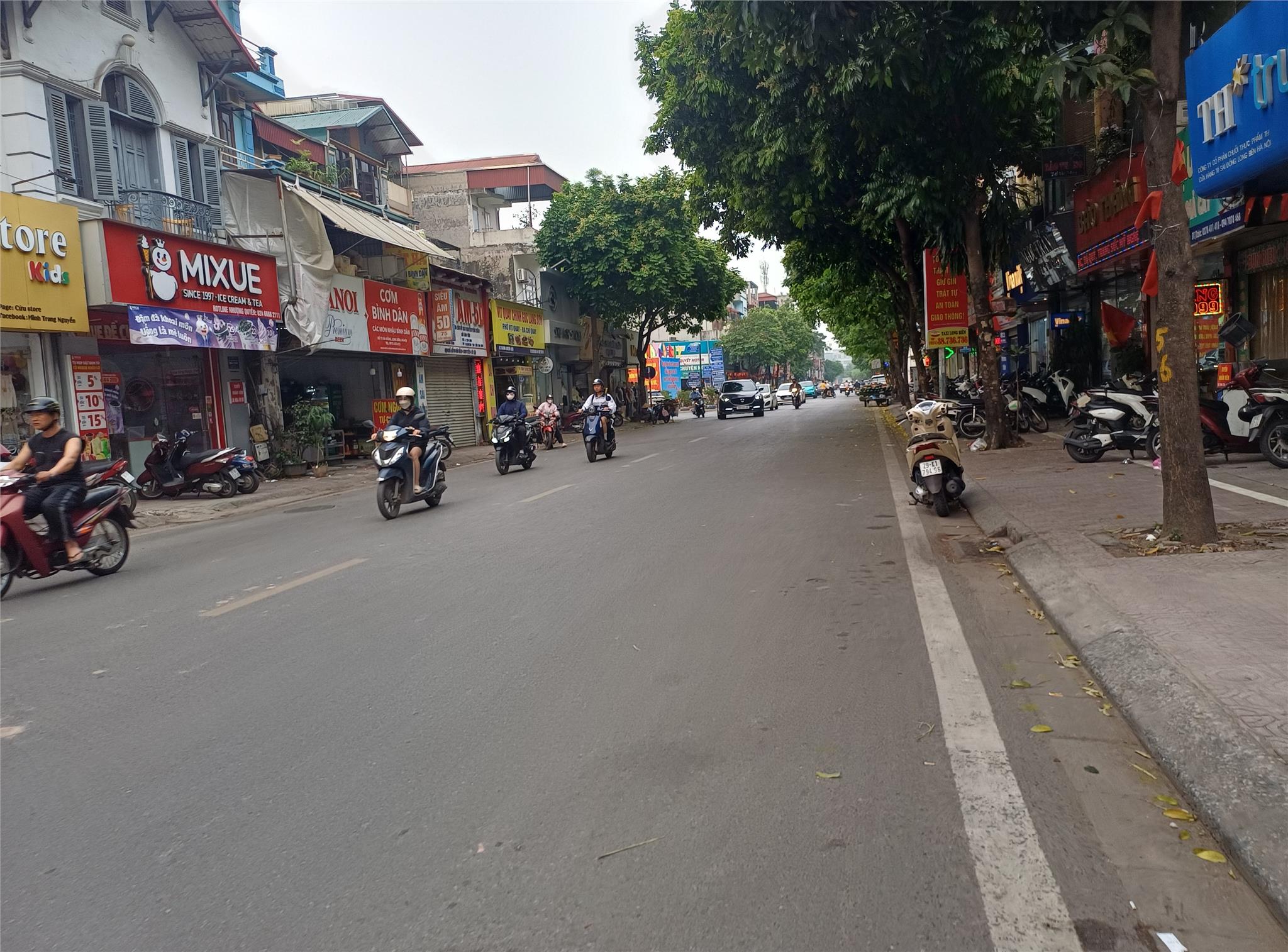 BÁN NHÀ SÀI ĐỒNG - THANG MÁY - 2M RA PHỐ - GIÁ CHƯA ĐẾN 9 TỶ