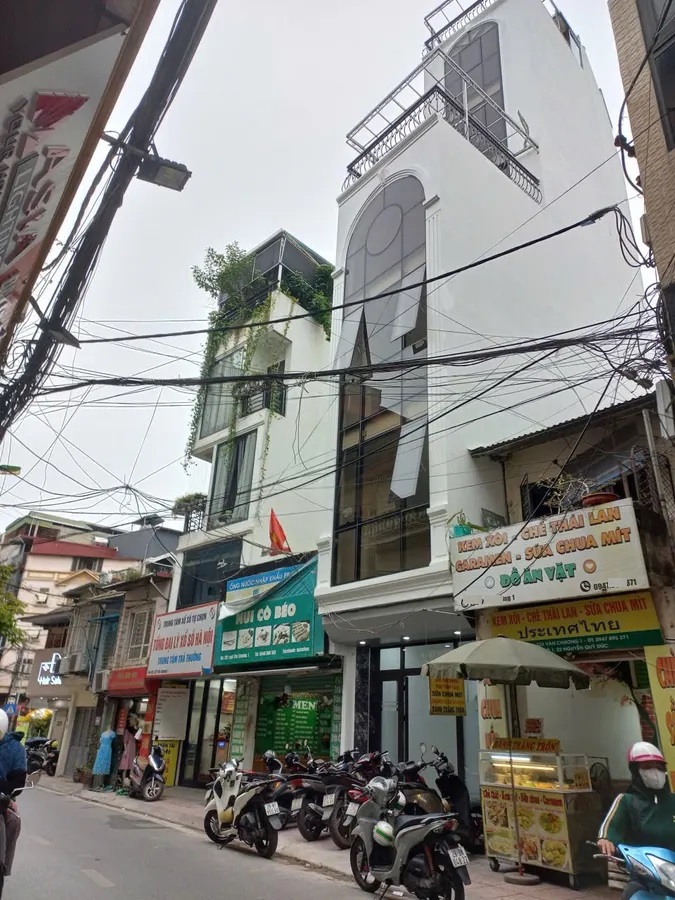 Bán nhà mặt phố Khâm Thiên - Đống Đa, 85m2 - 8 tầng thang máy vỉa hè ô tô tránh, giá chỉ 28 tỷ