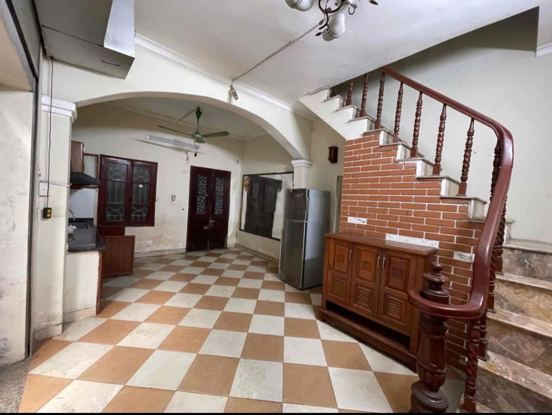 Cho thuê nhà ngõ ba gác đường Hoàng Mai, 30m x 3tầng - Giá 7 triệu vào ngay
