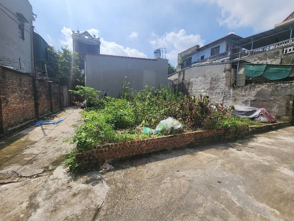 Bán lô đất thượng thanh, thanh am, lô góc oto tải vào. 40m x 5m hơn 8t còn tl