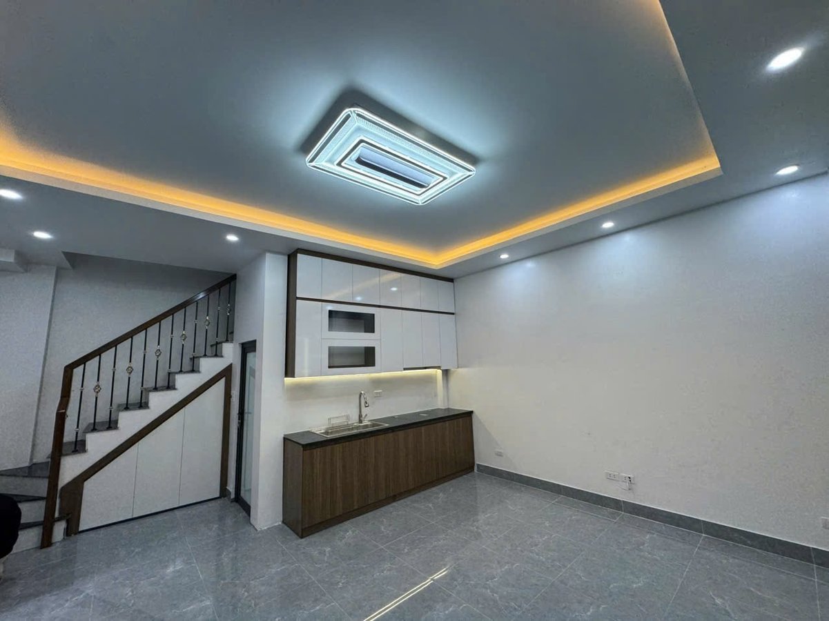 CẦU GIẤY – MẶT NGÕ KINH DOANH – NHÀ ĐẸP FULL NỘI THẤT – Ở NGAY