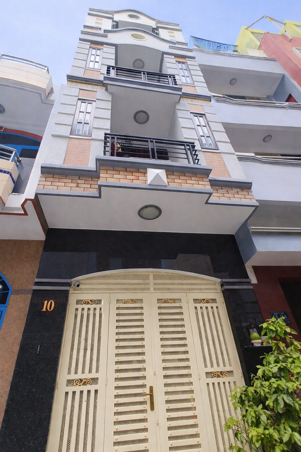 Bán Nhà 4 Tầng - Hoàn Công Đủ - 100% KLG - 52m² - Hẻm 4m - Trần Hưng Đạo Q.5 - Chỉ Hơn 10 Tỷ Nhà Chính Chủ Đứng Tên Trang Bìa Xây Tâm Huyết