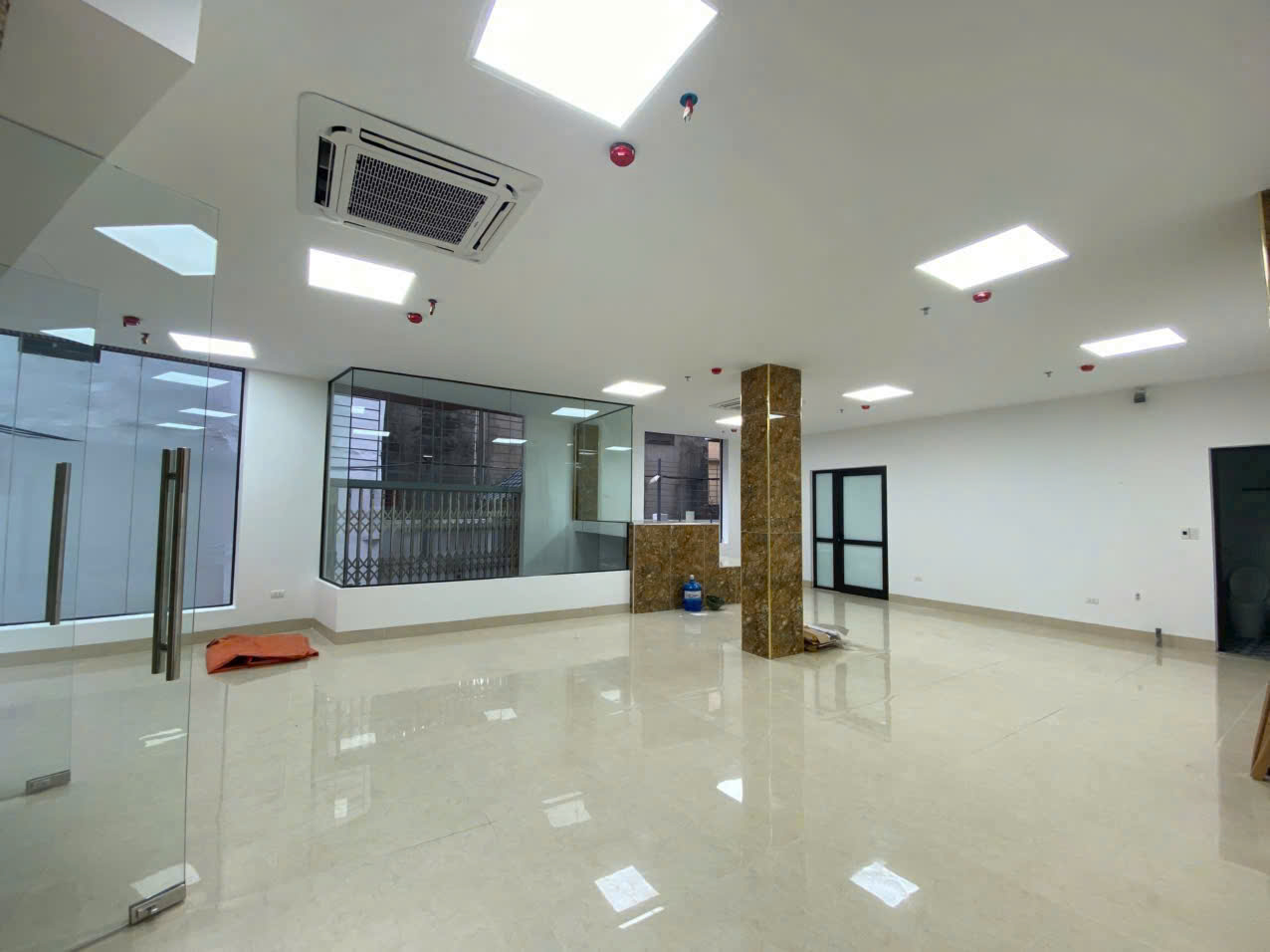 CHO THUÊ MBKD CỔ NHUẾ – 90M² – MT 9M – NHÀ MỚI – CÓ HẦM