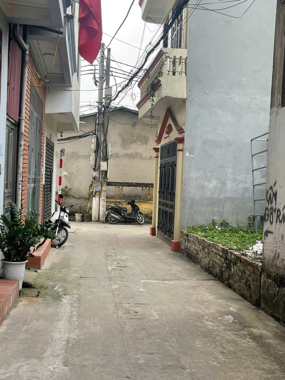 BÁN ĐẤT LÊ VĂN HIẾN 50M2, Ô TÔ 7 CHỖ VÀO NHÀ, GẦN PHỐ, 11.6 TỶ.