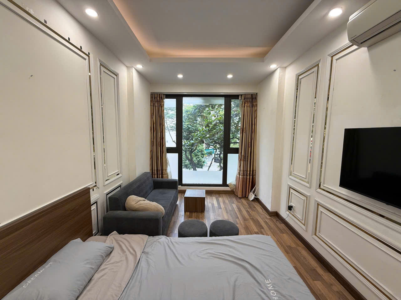 STUDIO 40M2 FULL ĐỒ TRẦN ĐĂNG NINH, Ở 3-4 NGƯỜI, Ô TÔ ĐỖ CỬA, 7.5 TRIỆU