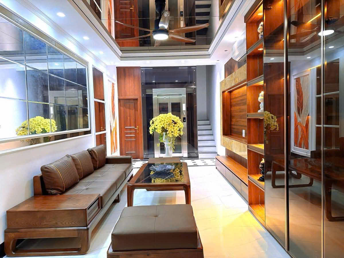 NHÀ ĐẸP BA ĐÌNH, GẦN PHỐ NGỌC KHÁNH, 53M2, 6 TẦNG THANG MÁY, 6 CĂN HỘ, DÒNG TIỀN ỔN ĐỊNH, 15.x TỶ.