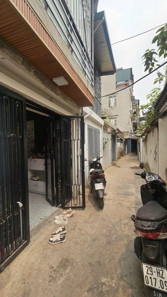 Bán nhà tập thể tầng 1+2 tân mai 75M có nóc hoàng mai