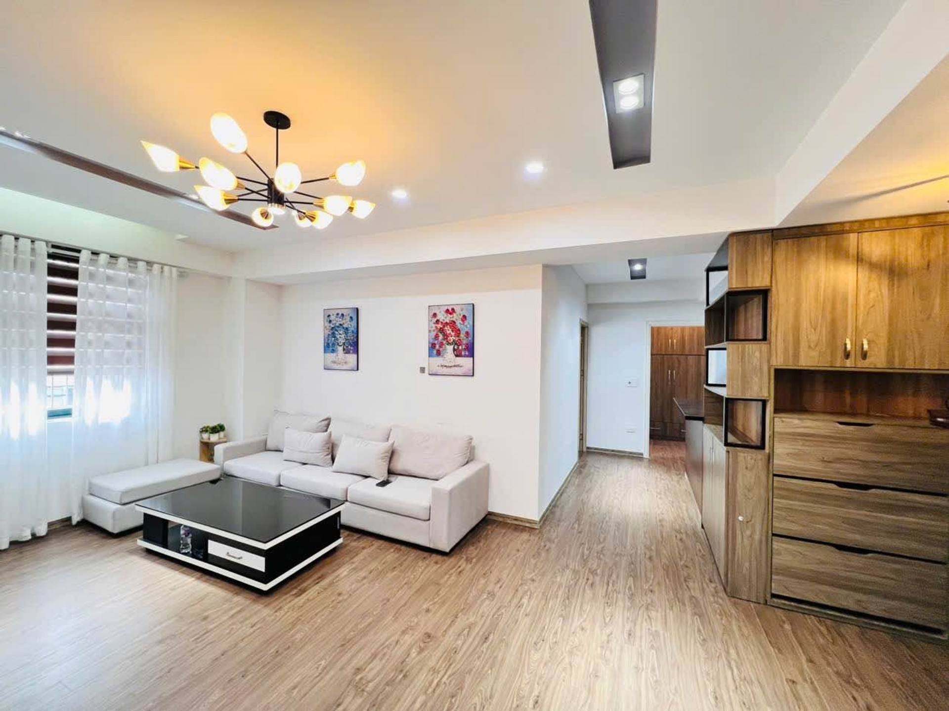 Bán nhà Cc X1 Hạ Đình, 140 Nguyễn Xiển, HN, DT 108m2, giá bán 7.2 tỷ Mô tả: ☀️