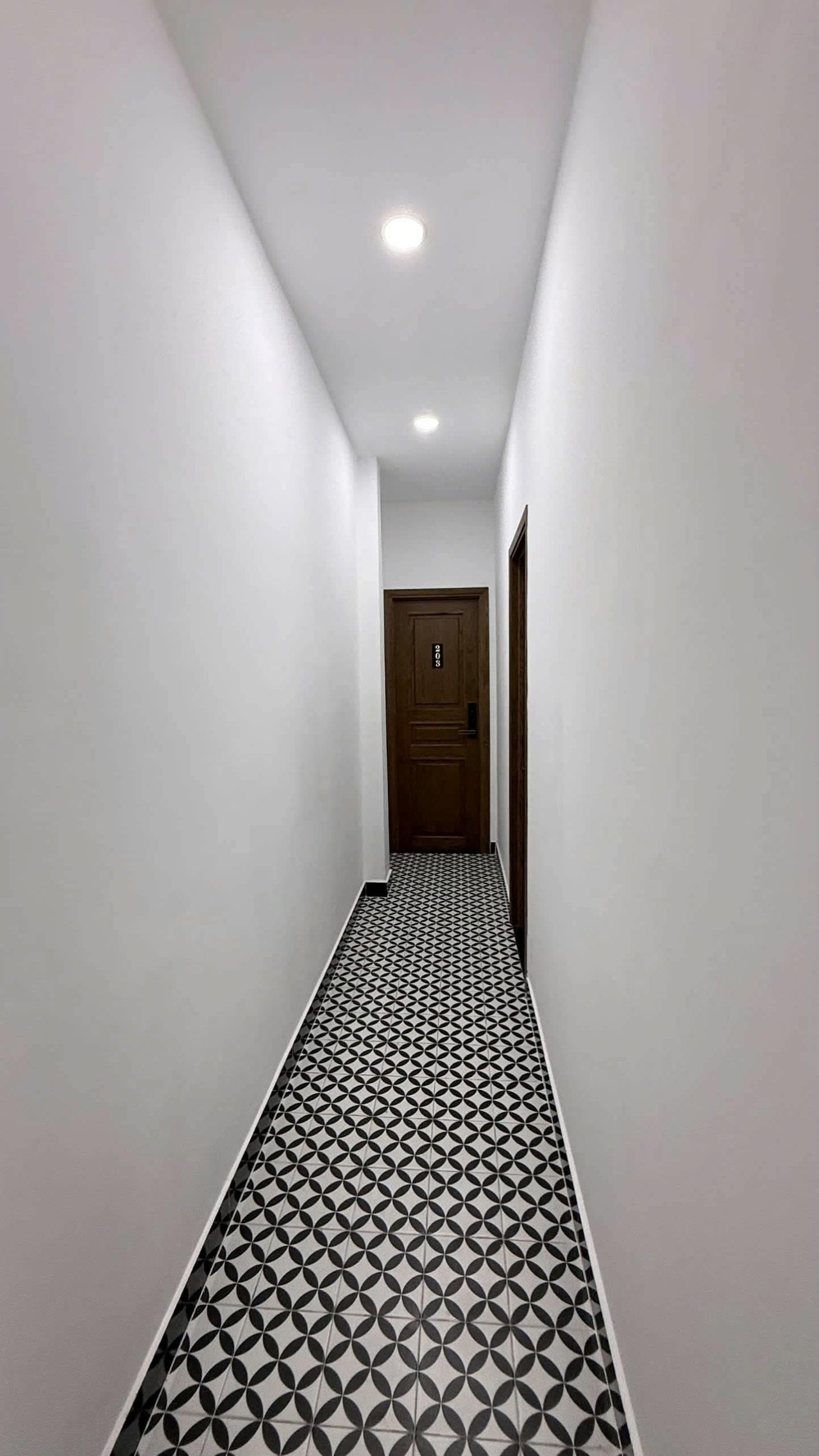 KHÁCH SẠN PHỐ TÂY SÁT Q1 - DOANH THU 150TR/TH - 5 TẦNG - CHỈ 23 TỶ