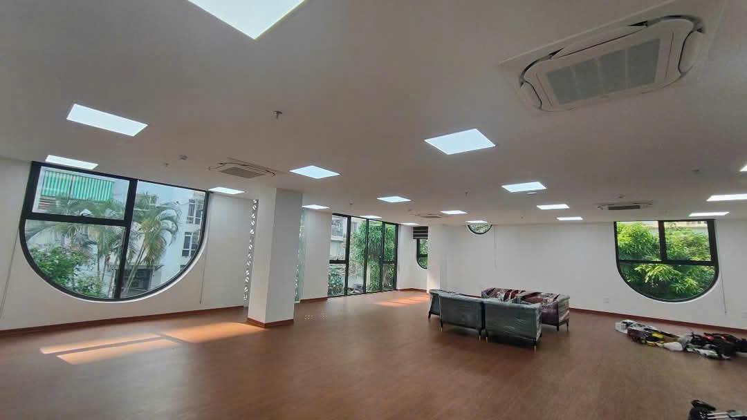 SIÊU PHẨM PHẠM TUẤN TÀI LÔ GÓC 3 THOÁNG, 110M2, MẶT TIỀN RỘNG, GIÁ 75 TỶ