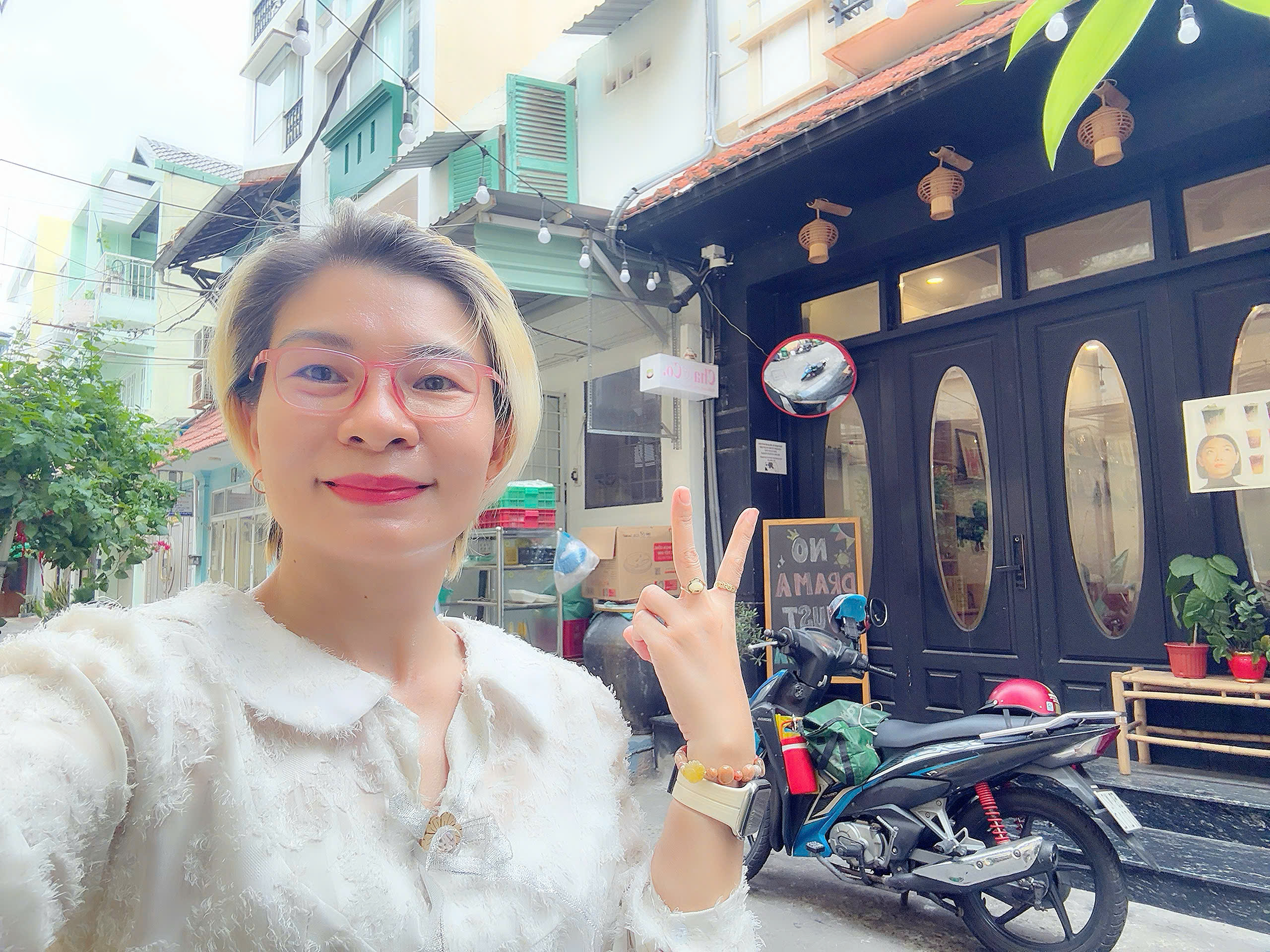 CHÍNH CHỦ BÁN ĐẤT TẶNG NHÀ 2 TẦNG - XE HƠI NGỦ TRONG NHÀ Đ.NGUYỄN TRÃI, QUẬN 1 - HDT 16TR/TH - * LIÊN HỆ GIANG GIANG: