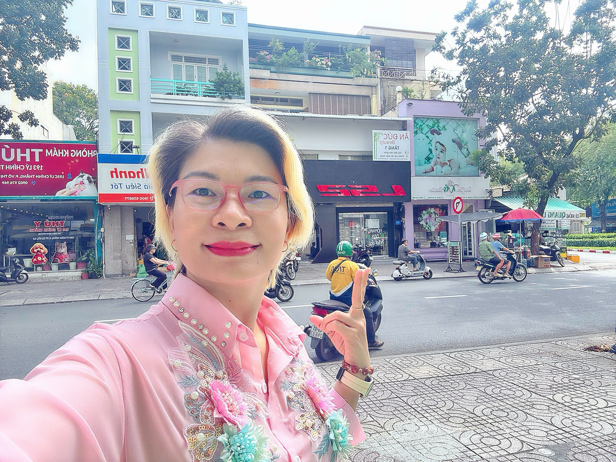 BÁN NHÀ MTKD Đ. LÝ CHÍNH THẮNG, QUẬN 3 - HIẾM NHÀ BÁN - NGAY VÒNG XOAY DÂN CHỦ - 4,2M*24M - CHÍNH CHỦ 1 ĐỜI XƯA* LH