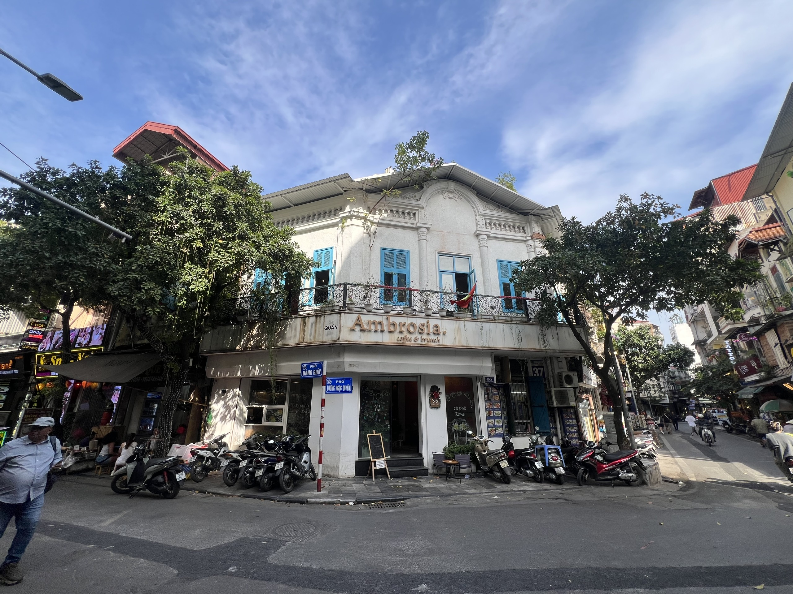 CHO THUÊ SIÊU PHẨM GÓC 2 MẶT TIỀN PHỐ ĐINH TIÊN HOÀNG - HOÀN KIẾM 450M2 X 2T , 40M MT