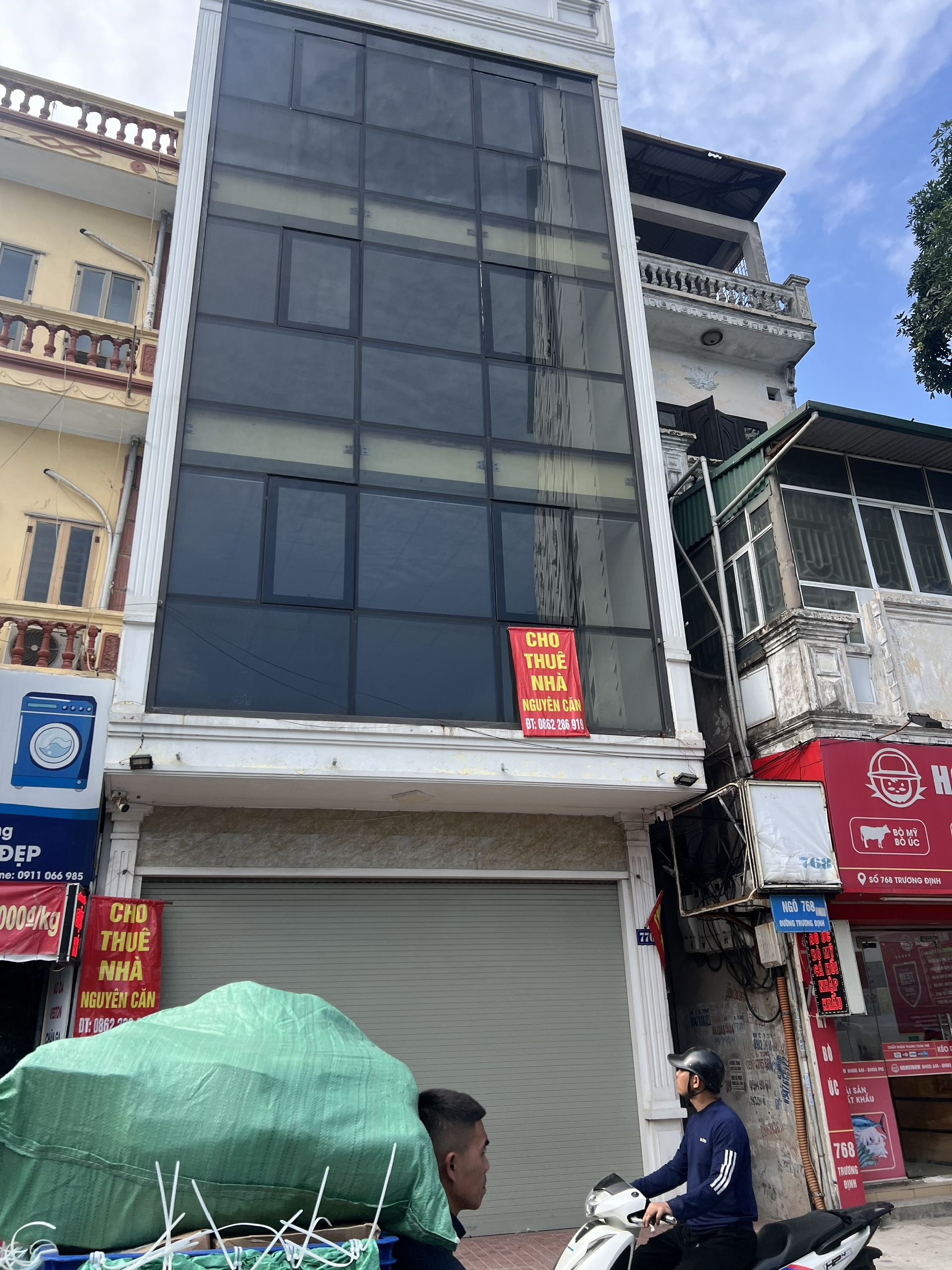CHO THUÊ NHÀ MẶT PHỐ HÀNG QUẠT–HOÀN KIẾM 80M2 x 3 TẦNG | VỊ TRÍ ĐẸP – NHÀ MỚI