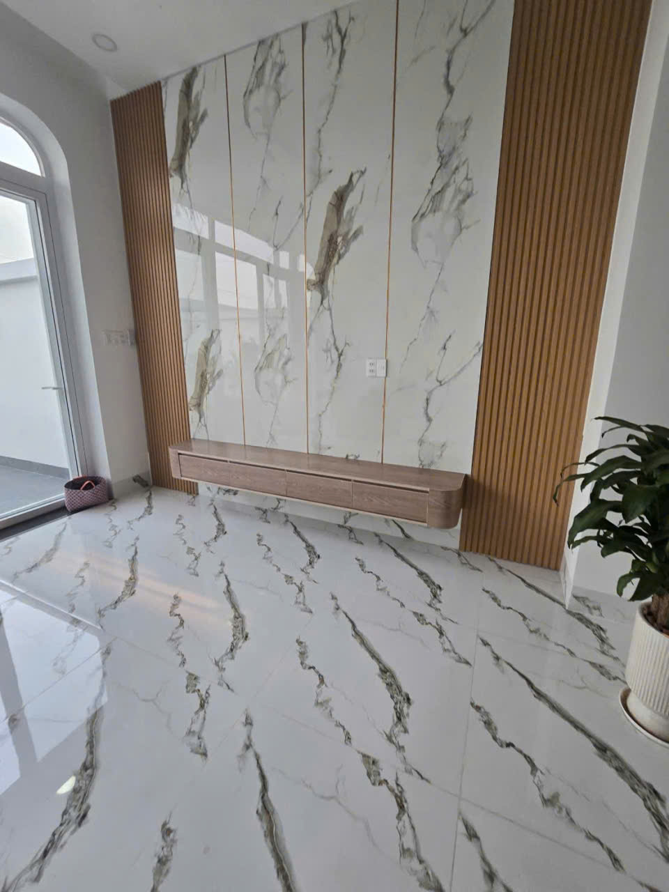 Bán 2 nhà mới xây Phước Vân dt 115m2 , 1 lầu,4pn,3wc hướng Đông Bắc giá 2,75 tỷ / căn