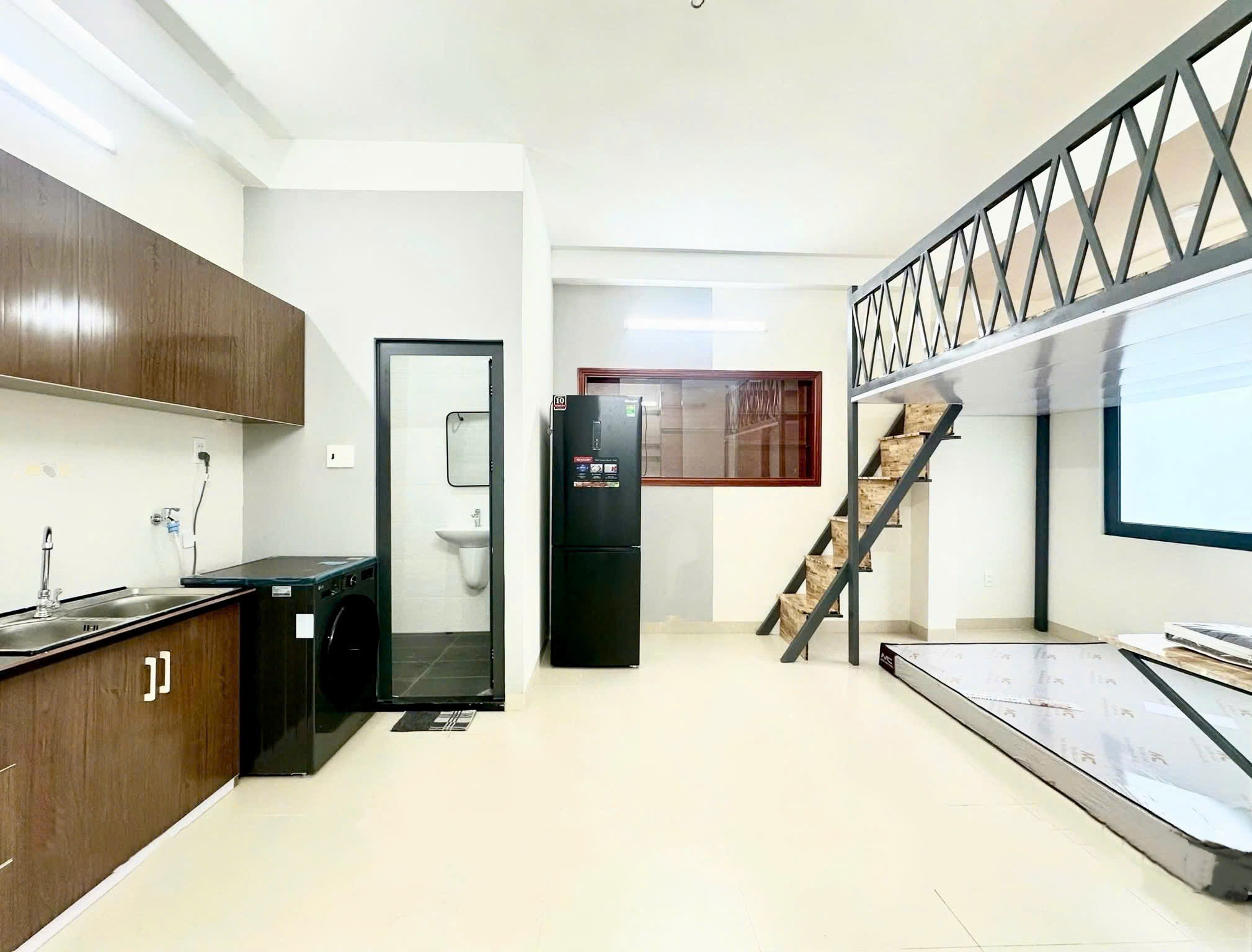 CHO THUÊ DUPLEX BAN CÔNG VÀ STUDIO – FULL NỘI THẤT - 4 PHÚT TỚI QUẬN 1