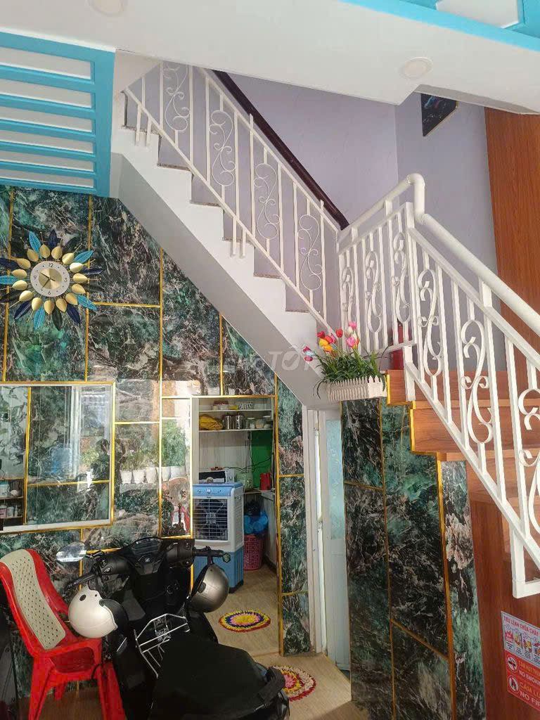 DƯ PHÒNG GÁC MÁY LẠNH CẦN CHO THUÊ - TỰ DO GIÁ RẺ- QUẬN 7 ,TPHCM