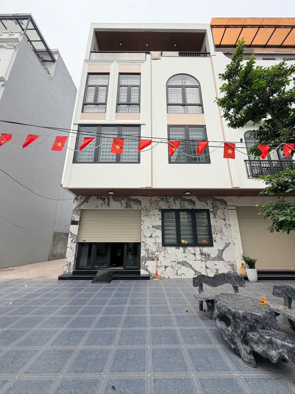 Nhà phân lô Vĩnh Niệm - 46m 4 tầng - Vỉa hè 7m - dân xây độc lập còn mới