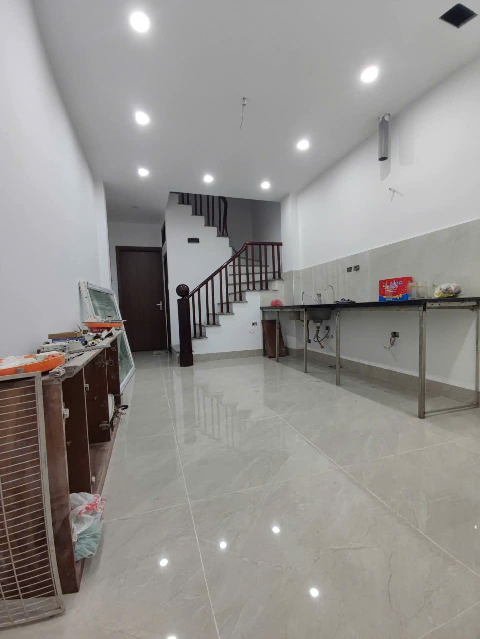 CHO THUÊ NGUYÊN CĂN TRƯƠNG ĐỊNH, NHÀ MỚI, Ô TÔ ĐỖ CỬA, LÀM VĂN PHÒNG 42M 3T, 15TR 0903258273