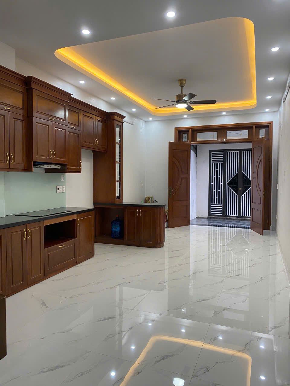 CC BÁN NHÀ 6 TẦNG TẠI KẺ TẠNH – GIANG BIÊN, P.VIỆT HƯNG, Q.LONG BIÊN, HÀ NỘI