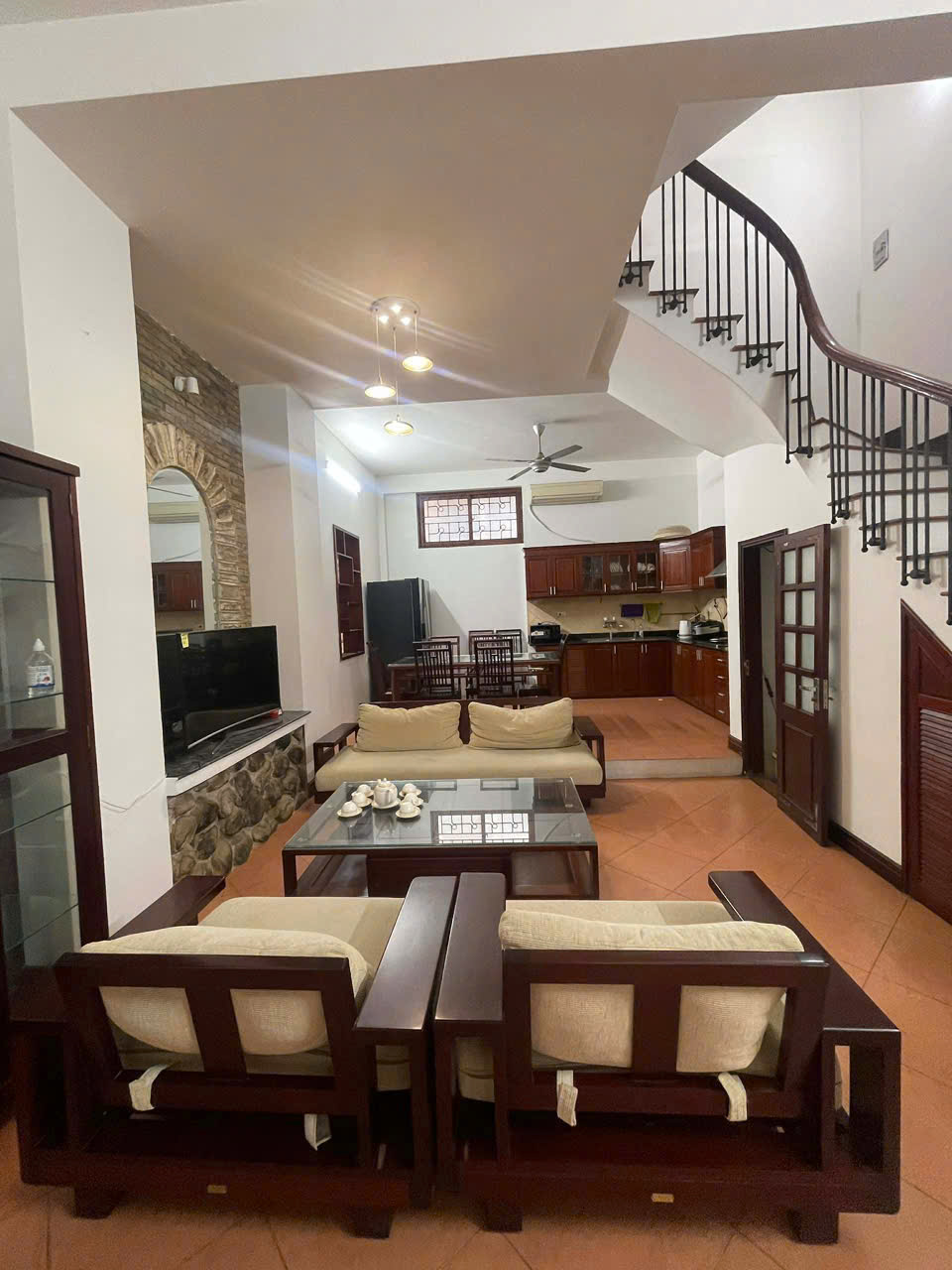 CHO THUÊ NHÀ NGUYÊN CĂN – NGÕ 130 AN DƯƠNG, TÂY HỒ, HÀ NỘI