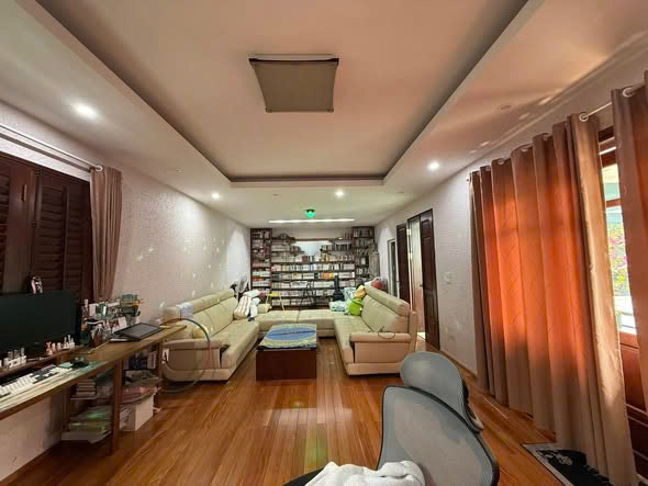Giảm chào 200tr! Bán nhà mặt phố Bùi Thị Xuân, 32m2, 4 tầng, chỉ 23.5 tỷ, Kinh Doanh đỉnh