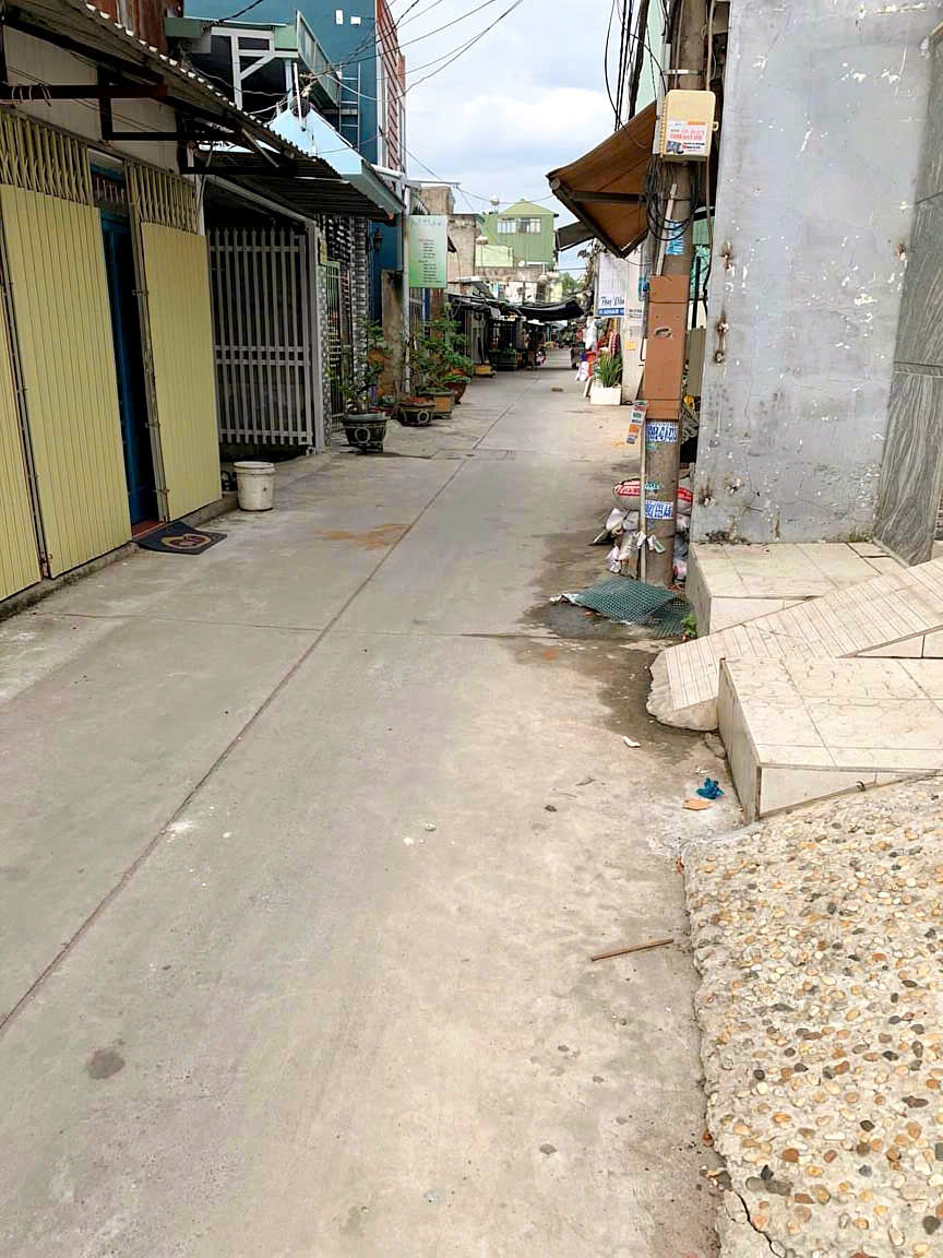 CẦN BÁN 125M2 NHÀ CẤP 4 HẺM BA GÁC GẦN QL1A