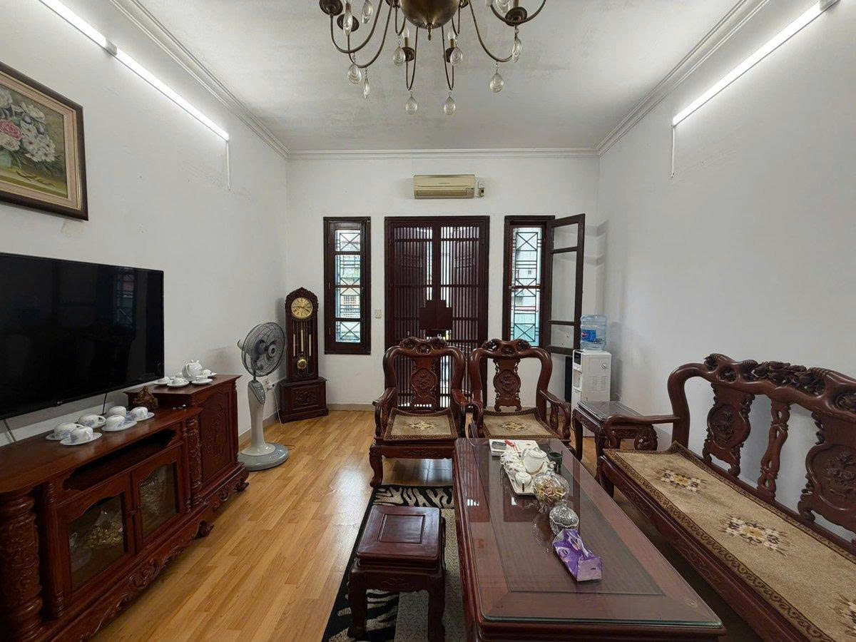Phố Lạc Trung 125m2, 4T thang máy, MT4.7m ô tô tránh chỉ 38 tỷ hiếm Hai Bà Trưng
