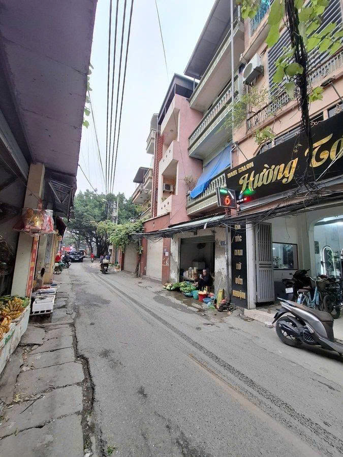 BÁN NHÀ LÔ GÓC 3 MẶT PHỐ THỊNH LIỆT 35M NGÕ THÔNG MT5M FULL NỘI THẤT. NHỈNH 8 TỶ