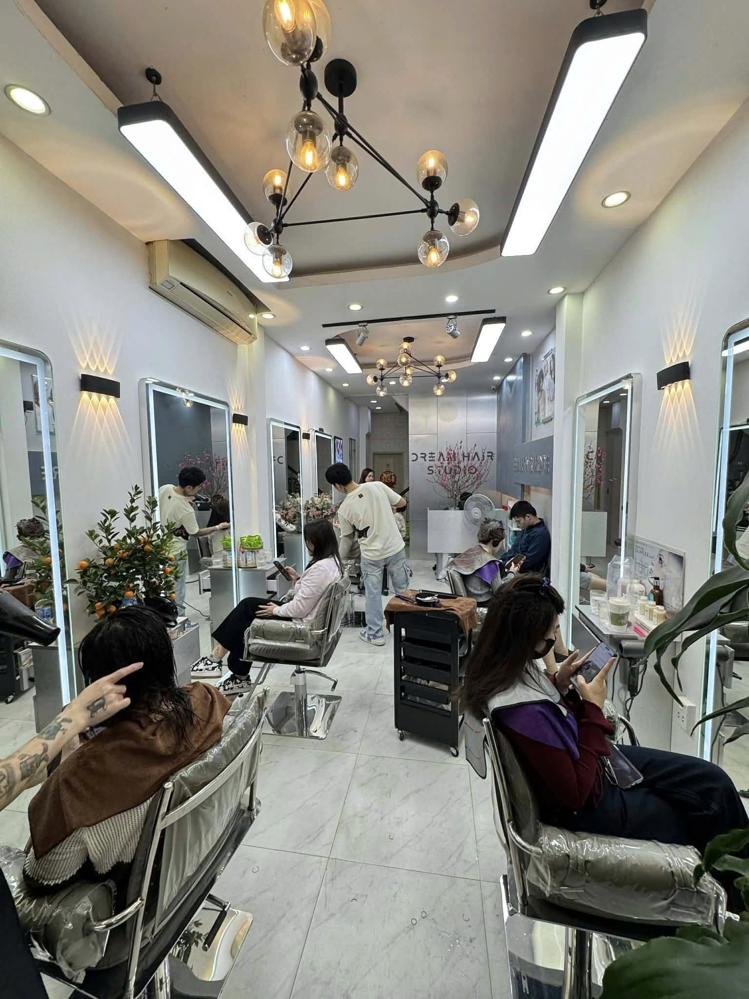 SANG NHƯỢNG SALON TÓC – 83 NGÕ THÁI THỊNH 1 – ĐANG HOẠT ĐỘNG ỔN ĐỊNH
