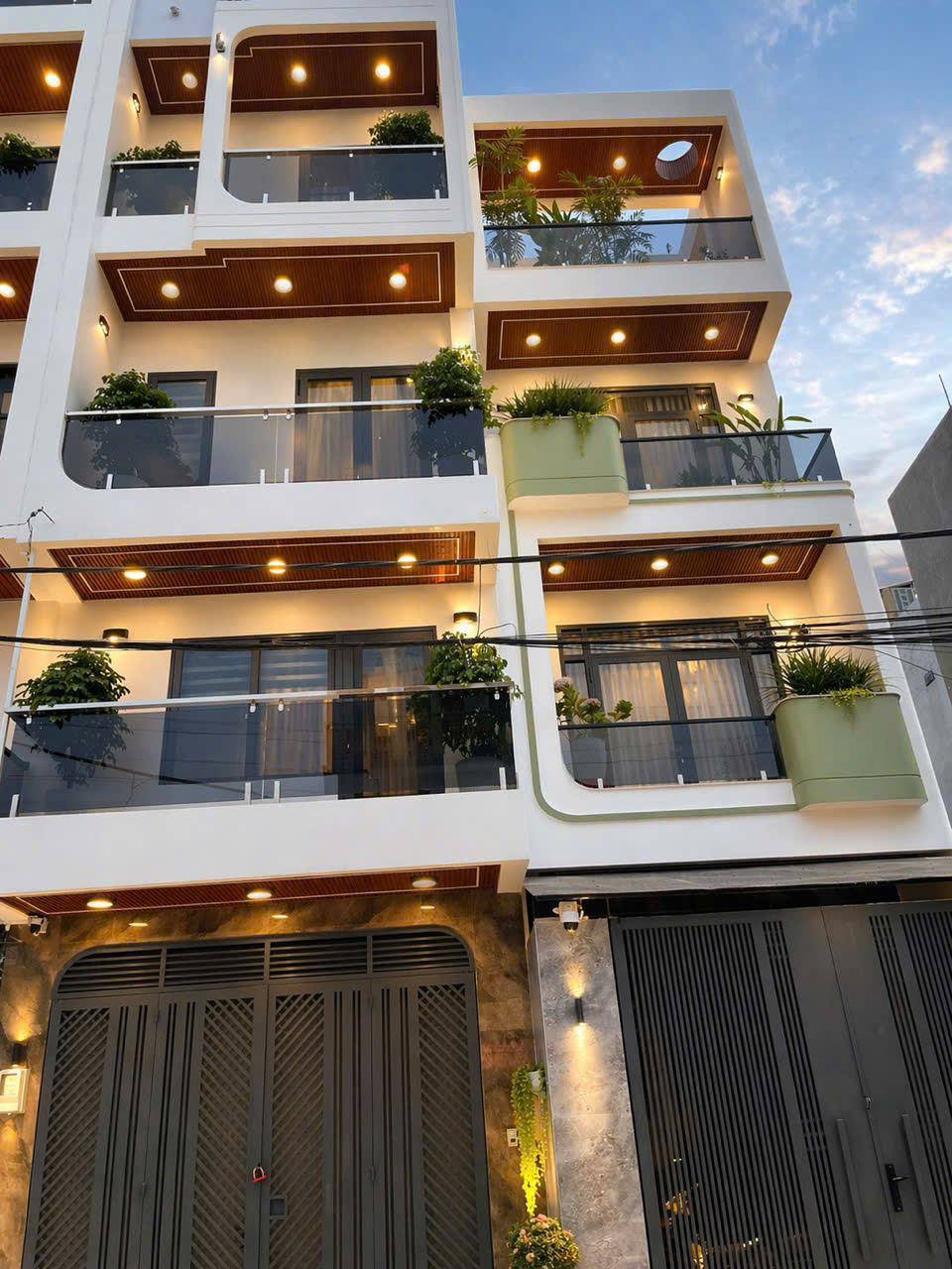 Bán nhà mặt tiền 1 trệt 1 lửng 2 lầu 5x19m giá 5,8 tỷ Đường 12m nhựa Phạm Thị Tôm