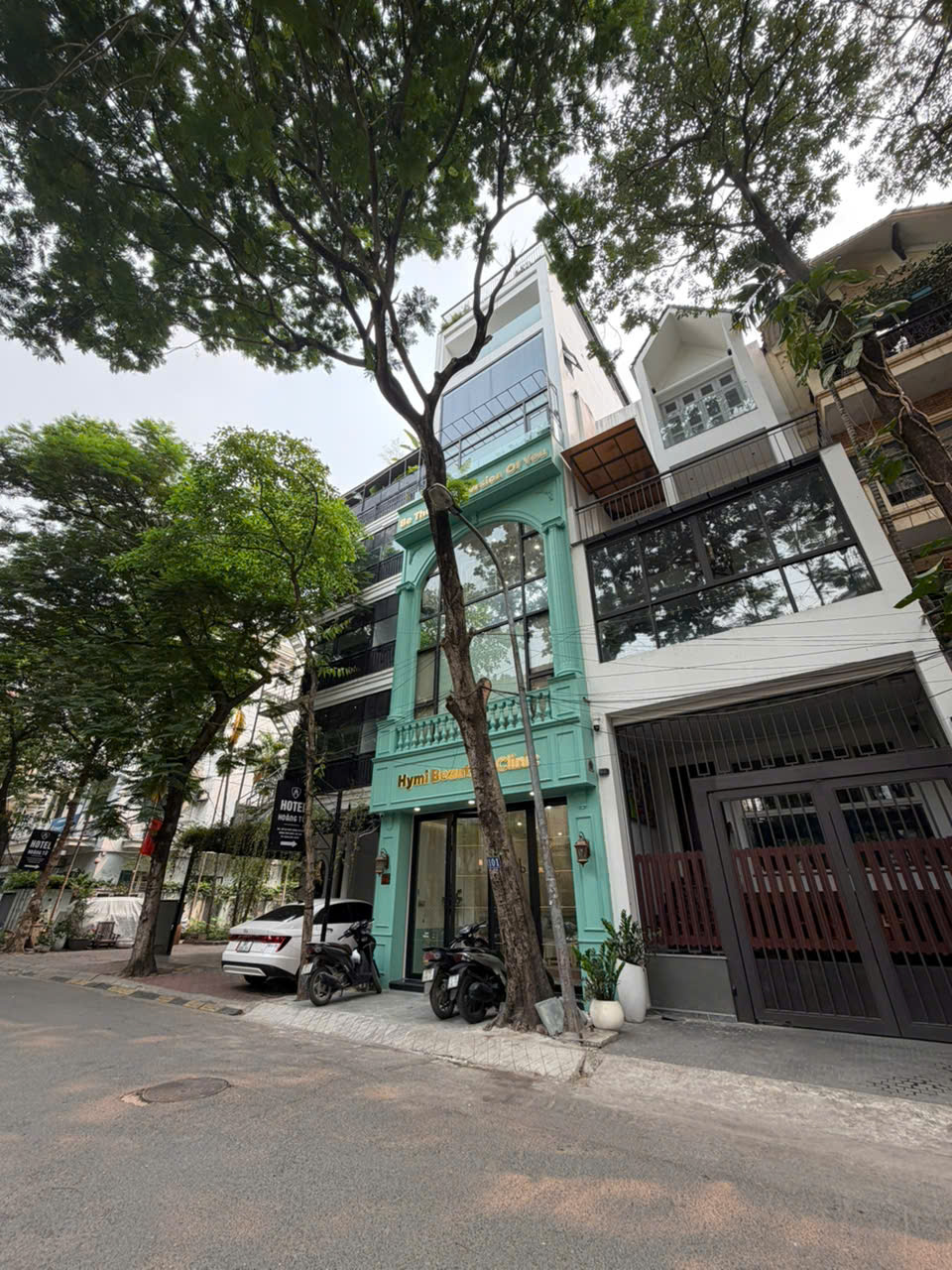 Bán nhà mặt phố khu Trung Hòa, phân lô ô tô tránh, 100m2, ngoài 40 tỷ