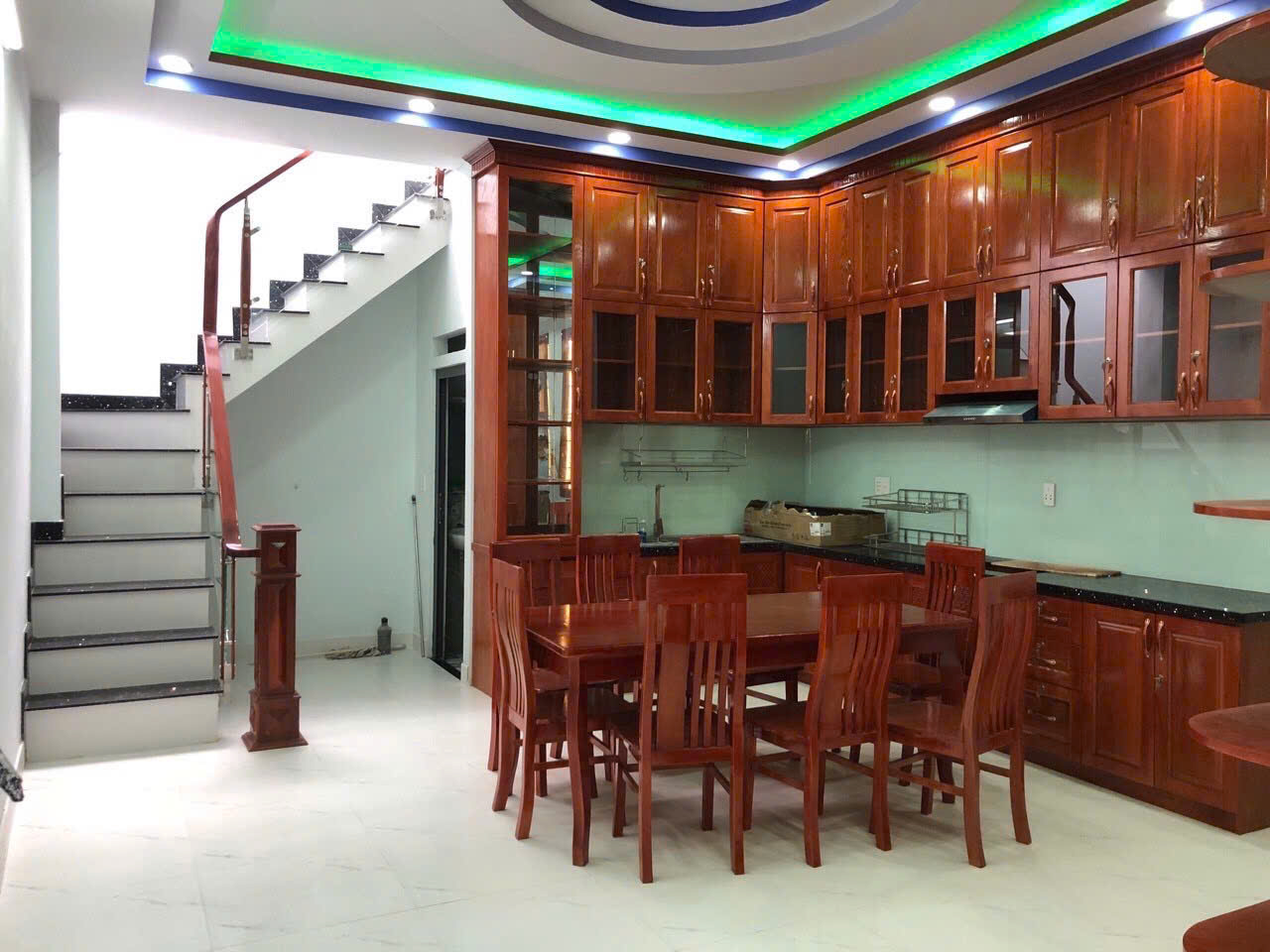 Bán nhà Quận 7 – DT 104,6m² (5x21m), kết cấu 3 tầng BTCT 8 TỶ 2
