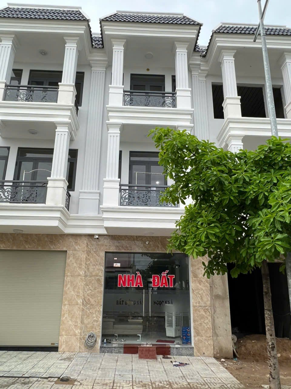 BÁN NHÀ PHƯỜNG DĨ AN, TP DĨ AN, BÌNH DƯƠNG – FULL NỘI THẤT – GIÁ 5,2 TỶ